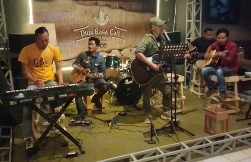 Para Musisi dan Pecinta Musik Berkolaborasi dalam “Iwan Fals Tribute: Nostalgia untuk Majalaya” Bersama Puja Rasa Home Band