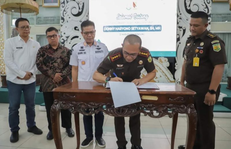 Sambut Kajari Kabupaten Bandung yang Baru, Kang DS : Mari Bersinergi Membangun Kabupaten Bandung